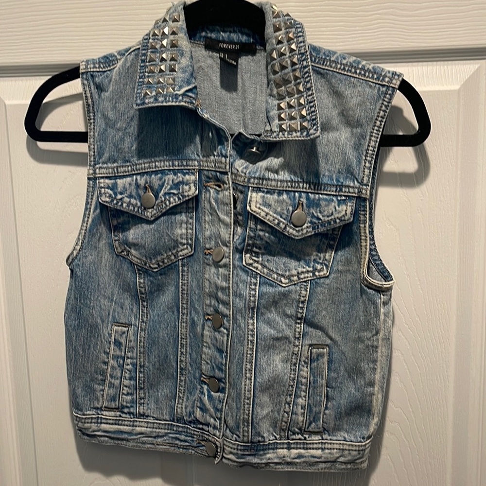 Forever 21 Jean Vest. Sz Small. Preowned. Studded around collar.